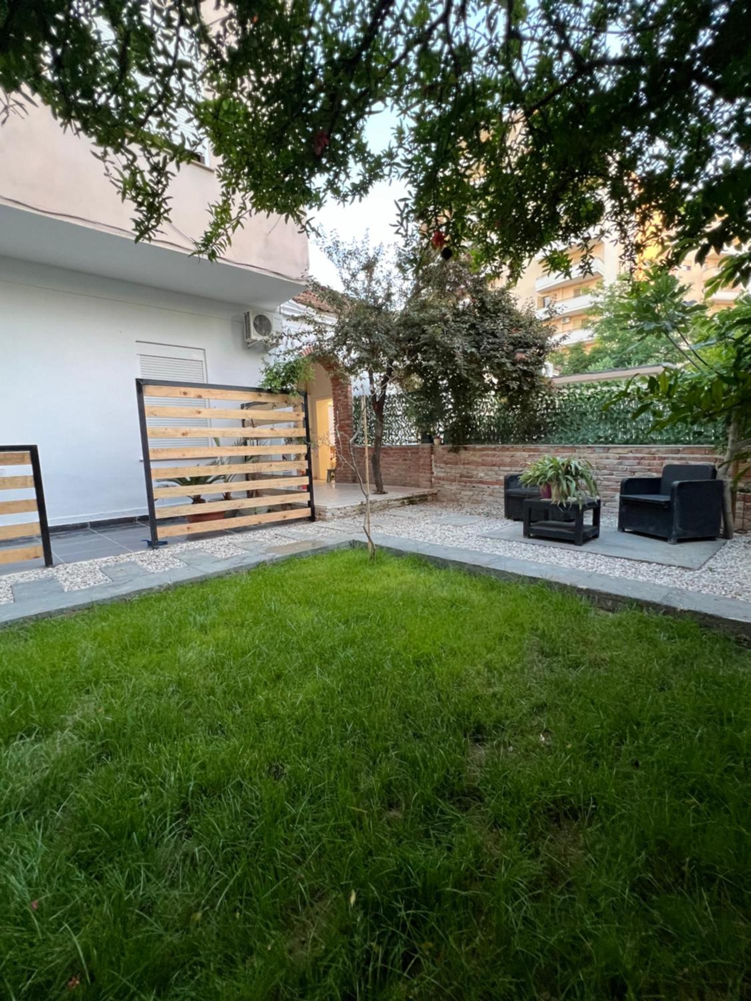2 Apartment *